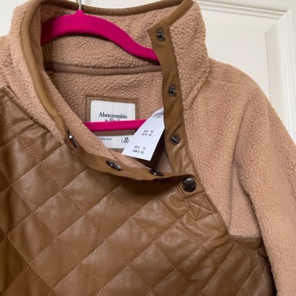 ABERCROMBIE & FITCH Asymmetrical Snap-Up Fleece Jacket, Size XS - Picture 6 of 7